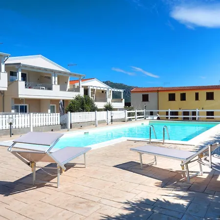 Domo#31 - Con Piscina, Giardino E Parcheggio Appartement *